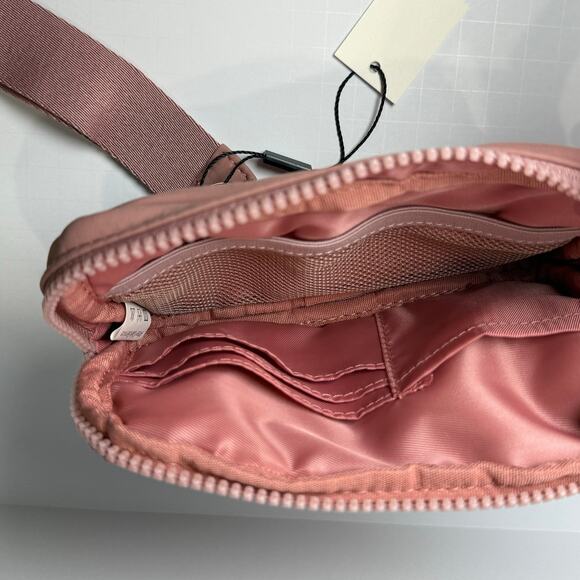 Blush Quilted Wristlet Wallet Compact Organizer Bag - Picture 6 of 7